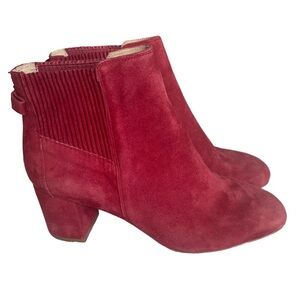 KATE SPADE New York Magenta Suede Chelsea Ankle Boots. Size 8.5
